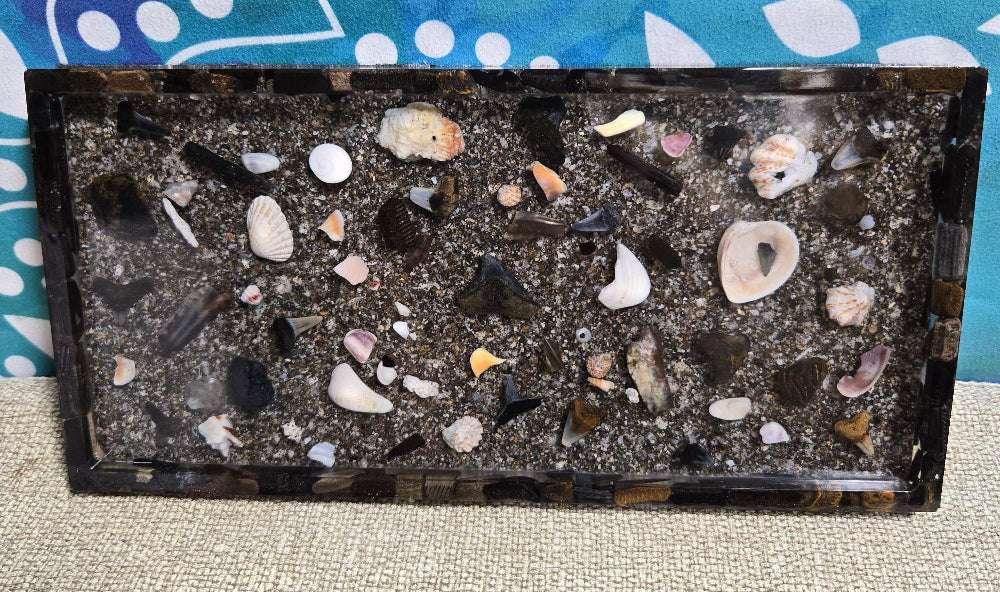 Resin tray with flowing ocean-current pattern, handmade décor