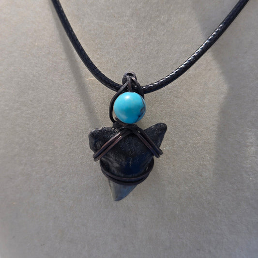 Zoom In Blue Bead